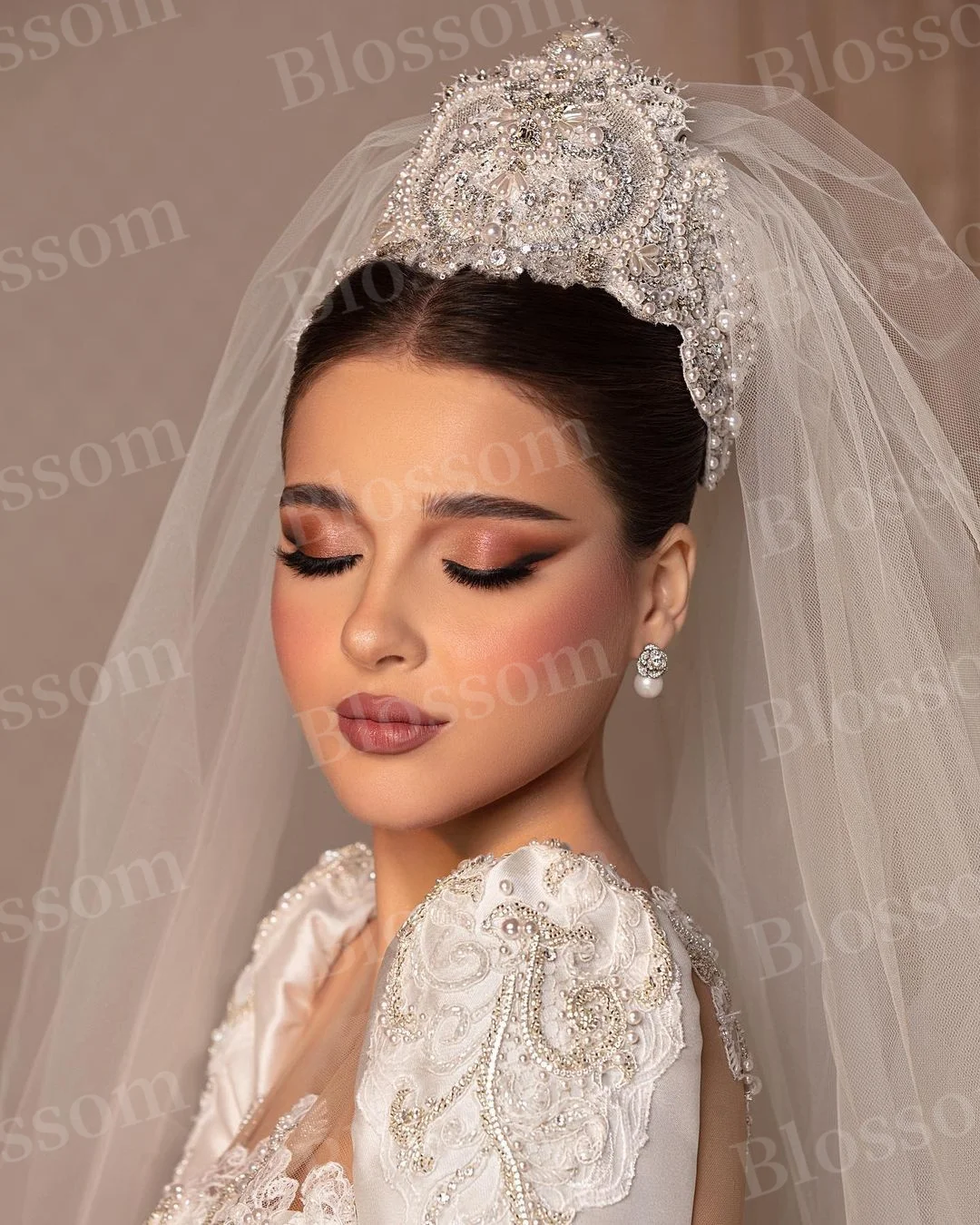 Gaun pengantin mewah renda Satin, gaun pengantin mewah 2024 manik-manik kelas atas, gaun pengantin kustom, gaun pernikahan lengan pendek