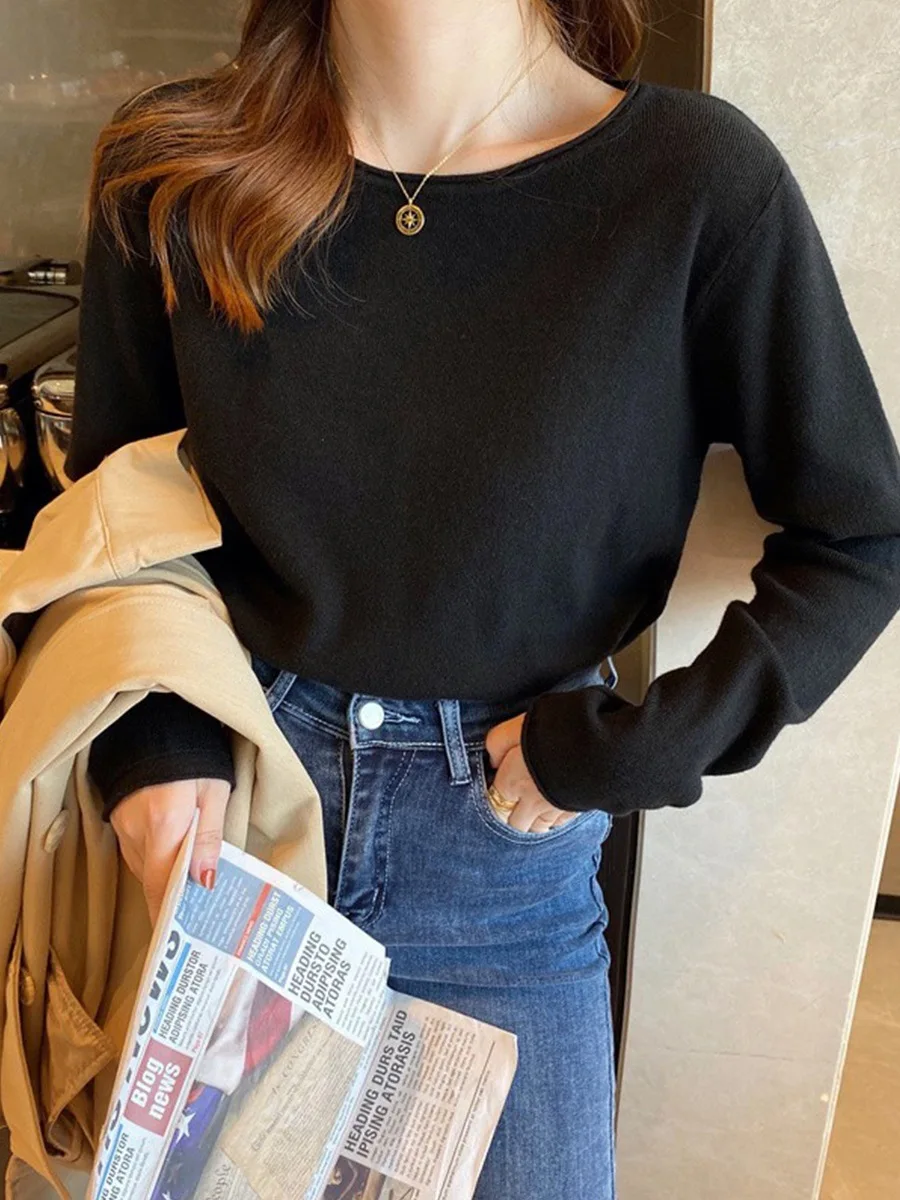 قميص FL Base للنساء بنمط عطر صغير يقترن مع سترة الخريف والشتاء الجديدة ذات الأكمام الطويلة والرقبة المستديرة