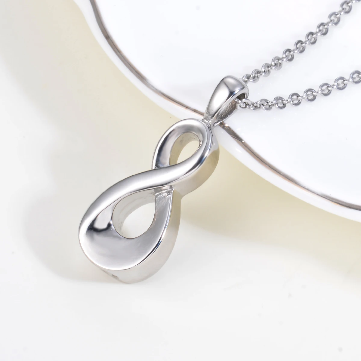 Infinity Urn Pendants Cremation Jewelry for Ashes Holder Memorial Keepsake Stainless Steel Necklace Gifts of A Loss of LovedOnes