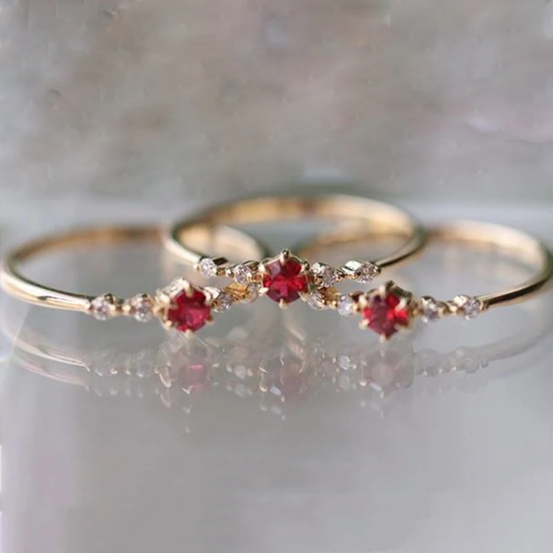 Designer Originele Nieuwe Stijl Ingelegd Ruby Geometrische Platte Ring Prachtige Opening Verstelbare Koude Wind Zoete Vrouwen Sieraden