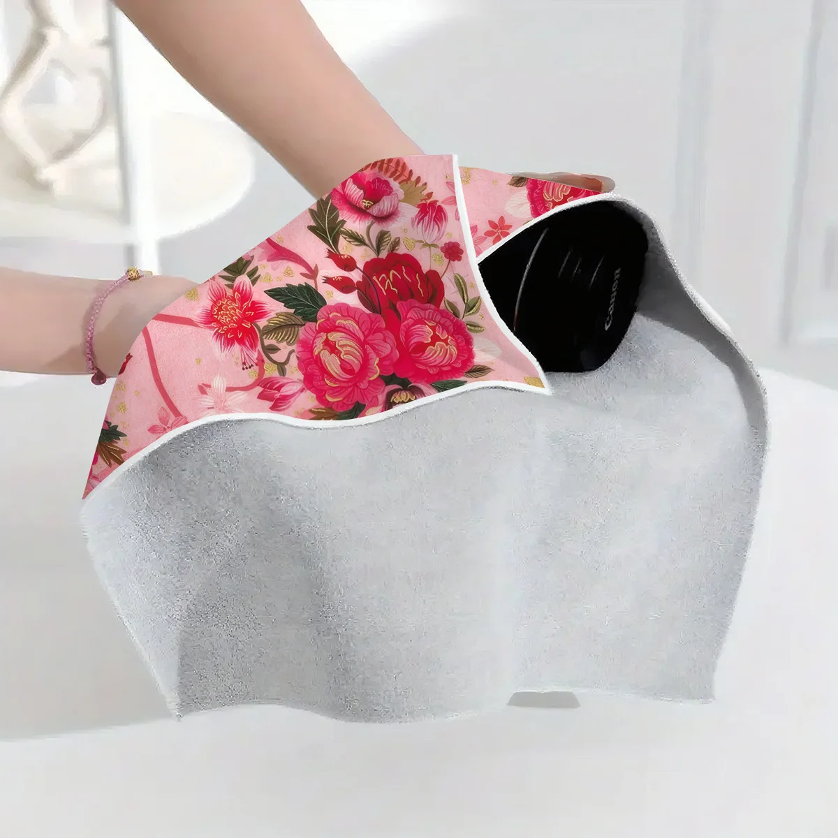 1pc Multi-Functional Magic Sticky Dust-Proof Wrapping Cloth Romantic Floral And Heart Intertwined Printed Wrapping Cloth Cover