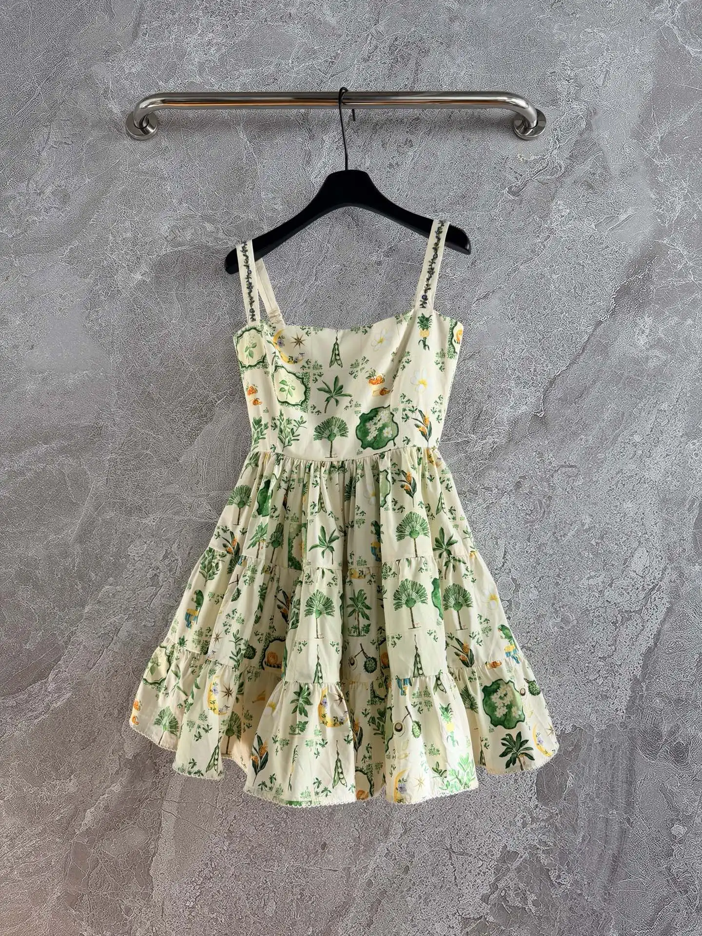 2026 Elegantes ärmelloses Minikleid mit grünem Blumendruck und Stickerei