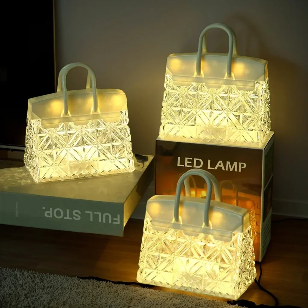 

Модная светодиодная настольная лампа — текстура кожи с зарядным портом USB-C