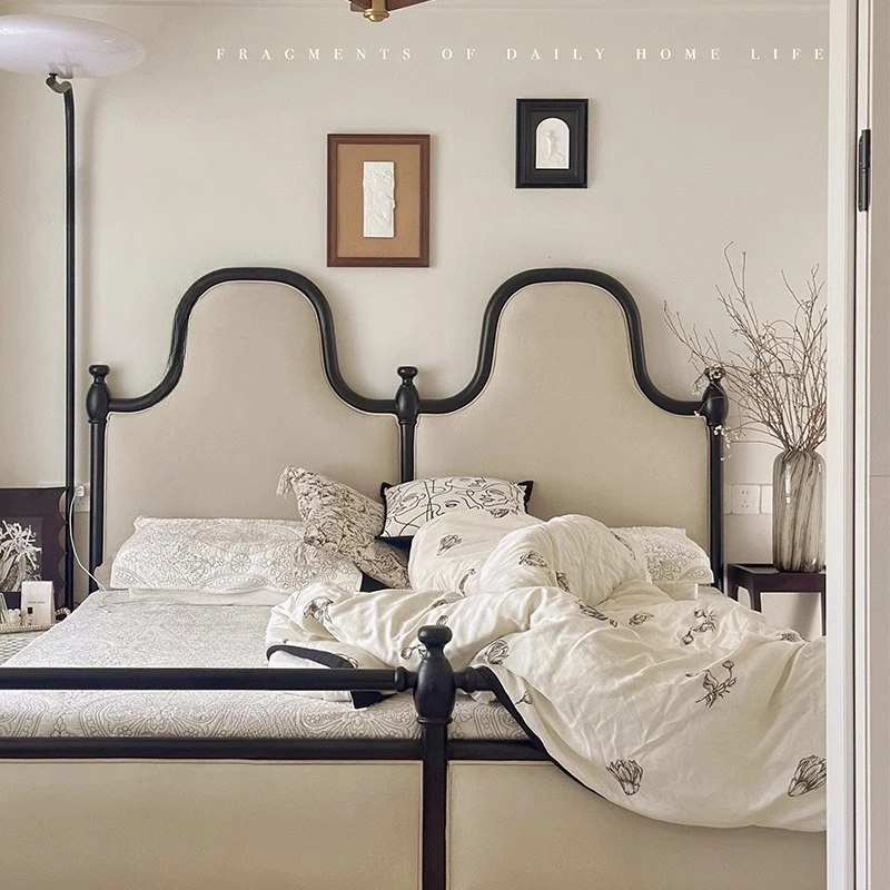 Letto in tessuto retrò vecchio Parigi semplice luce di lusso Internet celebrità borsa morbida in legno di frassino camera da letto principale 1,5 m matrimoniale