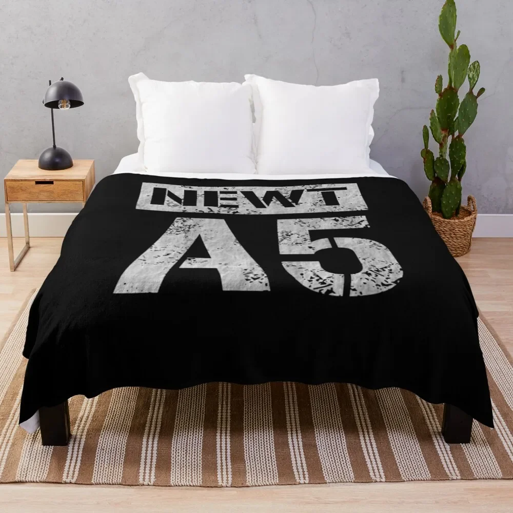 The Maze Runner Newt Glue 41 for Men Or Women Vintage Retro for Kids Best Trending Throw Blanket Moving anime Blankets