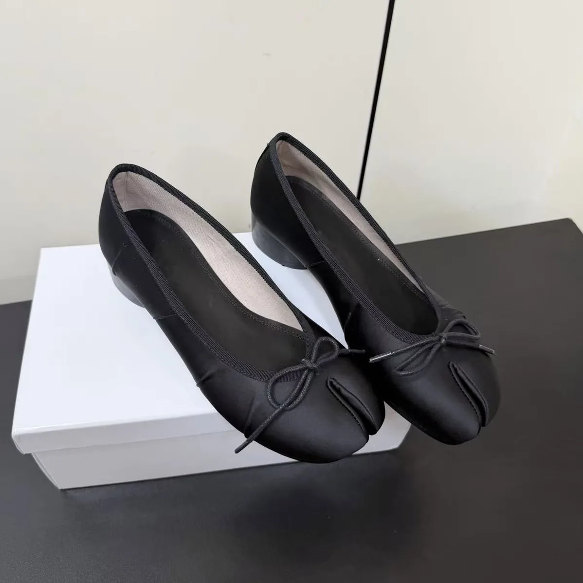 Nuevas Zapatillas de Ballet de Tacón Medio con Punta Abierta de Seda 2026 para Mujer, Cómodas Zapatillas de Verano Tipo Pezuña de Cerdo