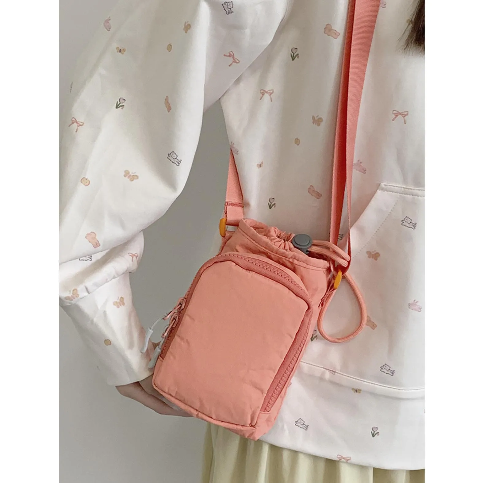 

New portable water bottle bag with drawstring style simple solid color canvas small bag for women's outdoor single shoulder bag