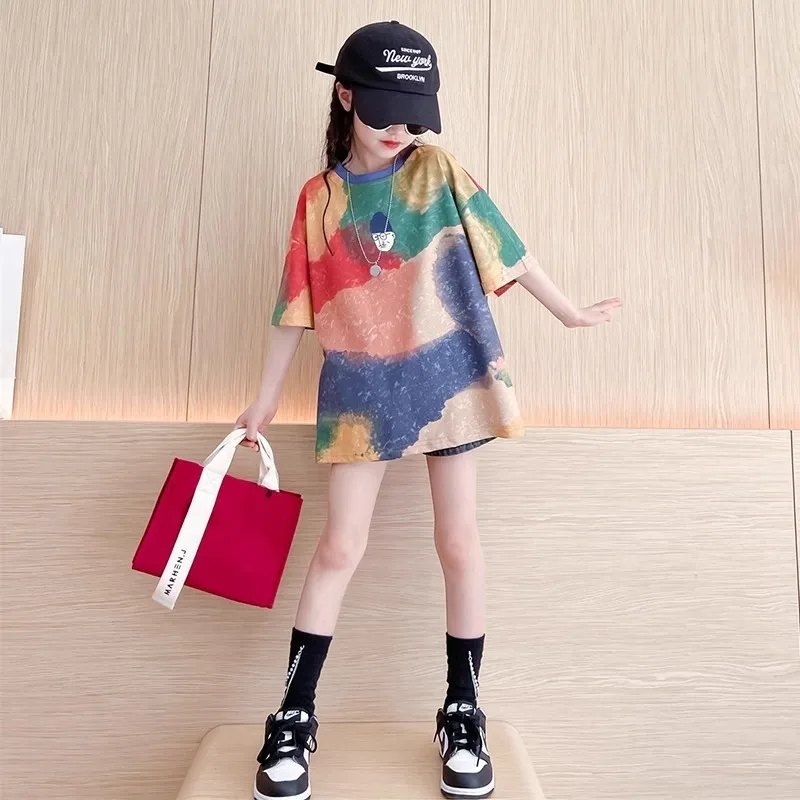 

Футболка с принтом граффити для девочек, детская одежда 2025 года, летняя повседневная детская одежда с круглым вырезом и короткими рукавами, уличные футболки