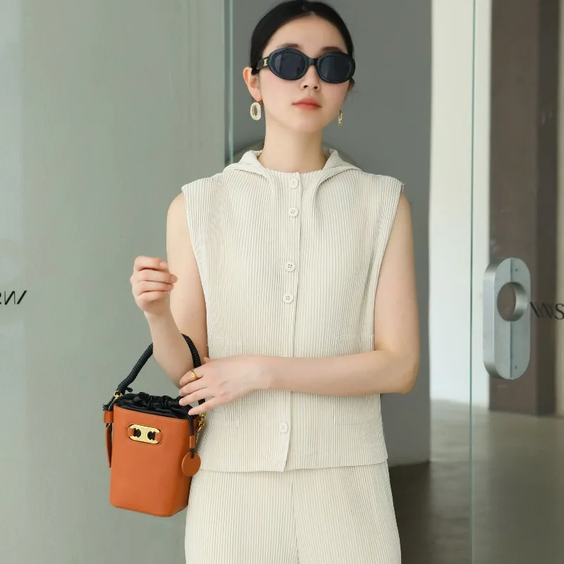 

Новинка 2026, плиссированный жилет Miyake из Японии и Южной Кореи, повседневный универсальный жилет с капюшоном, топы, женская повседневная верхняя куртка Plisse