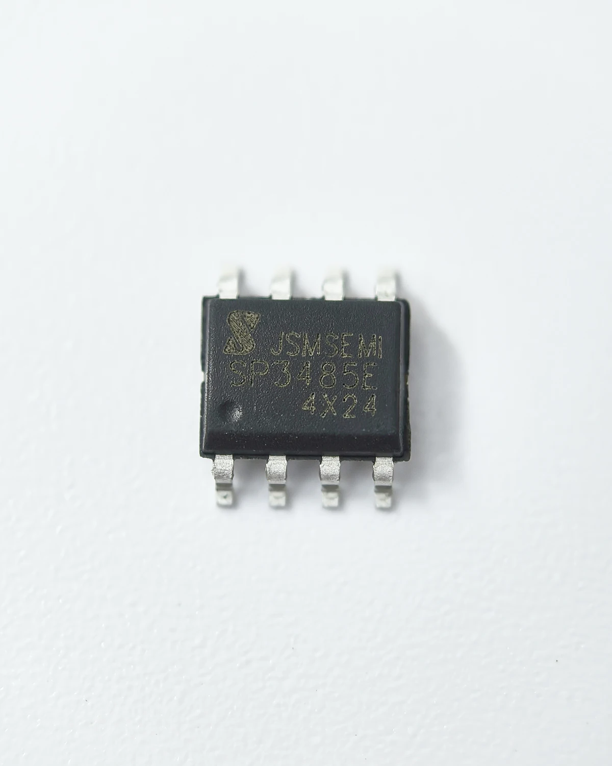 SP3485 SP3485E SP3485EEN MAX3485 MAX3485ESA SOP-8 3.3V 12Mbps Half-Duplex RS-485/RS-422 Transceivers IC Chip