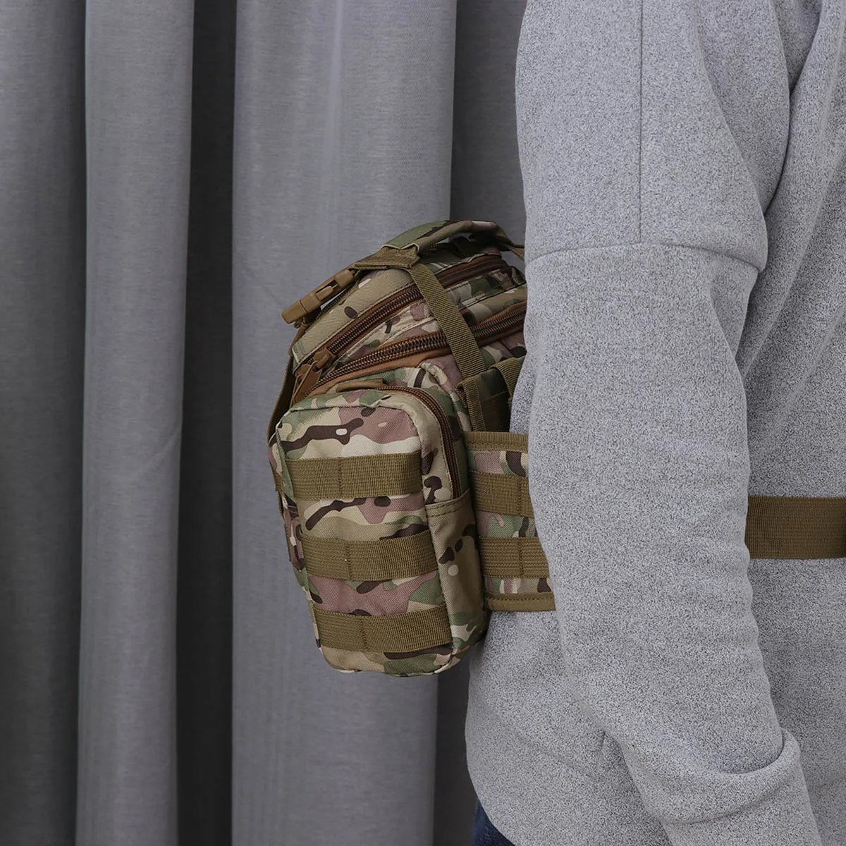 

1pc Outdoor Large Gear Multi-Pocket Waterproof Nylon Durable Reinforced Stitching Adjustable Shoulder Strap Removable Padding