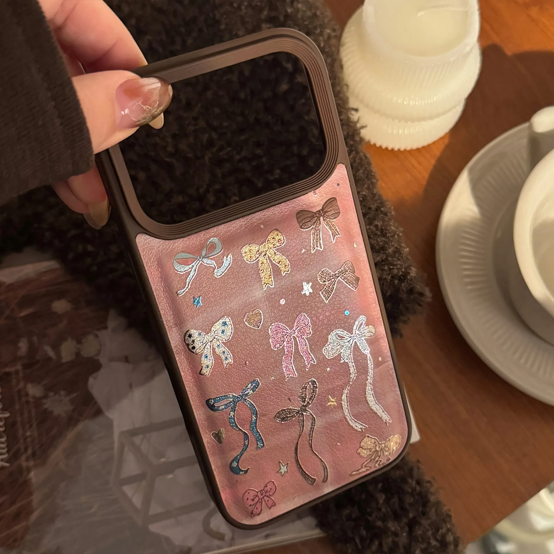 Luxe bruine telefoonhoes met k - Phone Cases Brown recensie en prijs