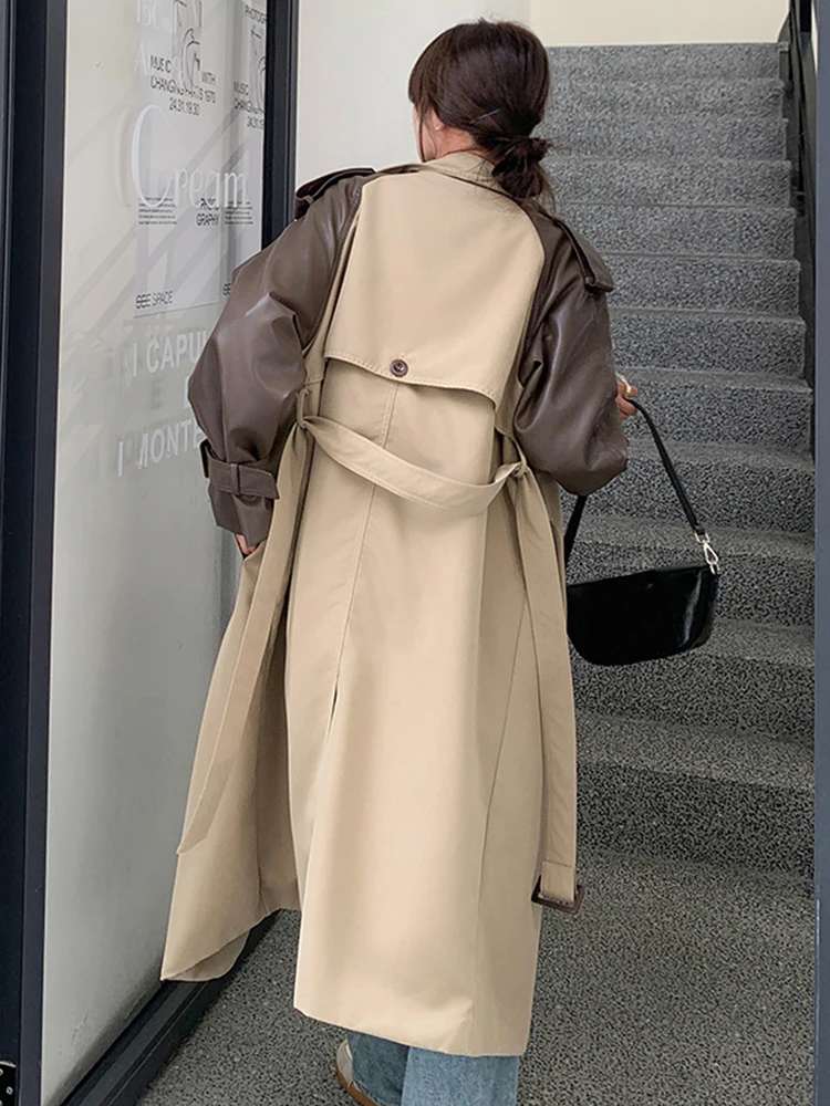 LANMREM Vintage Long Trench Coat Women Lapel Leather Spliced Sleeves Belt Double Breasted Windbreaker 2024 Autumn New 2AA2586