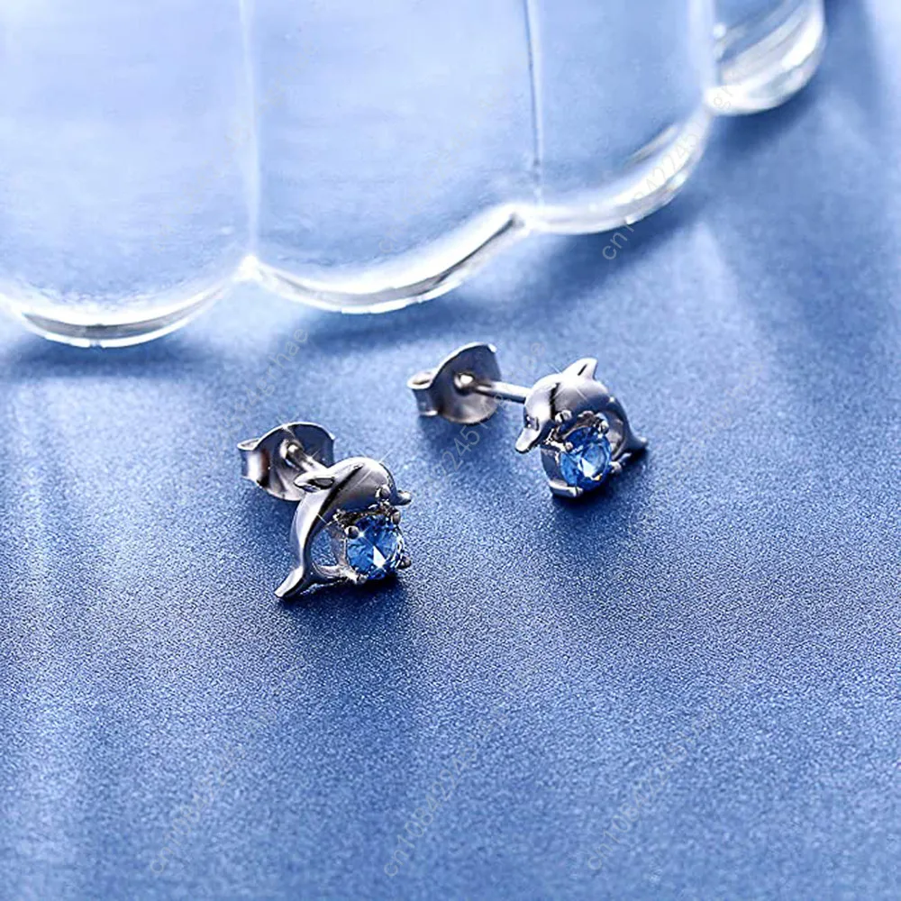 Huitan الأزرق دولفين أقراط لطيف الأذن اكسسوارات للنساء فضية اللون أقراط بسيطة الفتيات هدية عيد ميلاد المجوهرات العصرية