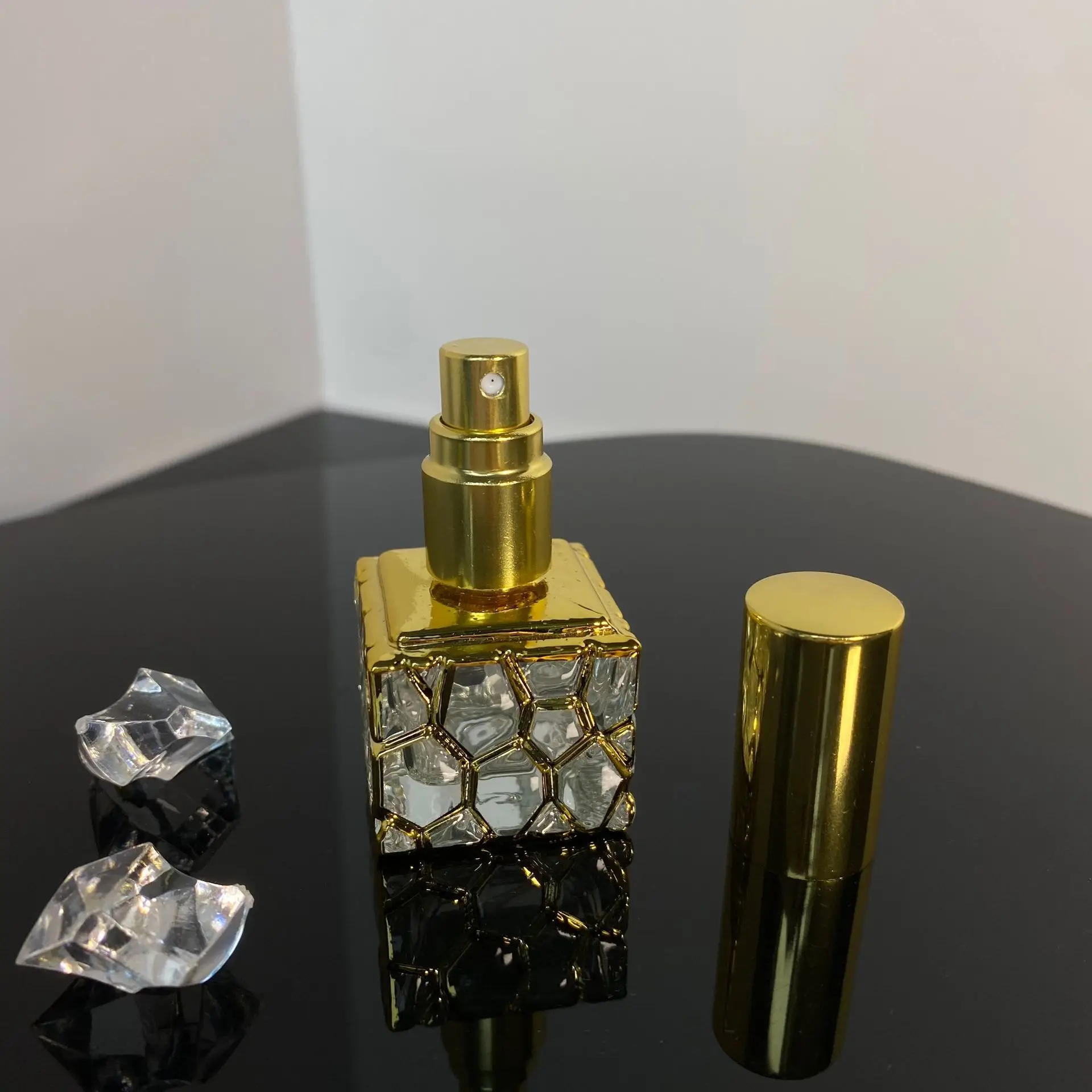 10ml High Grade Perfume Bottle Cube Gold Glass Bottle Empty Cosmetic Containers Travel Portable Atomizer Ultra Mist Sprayer