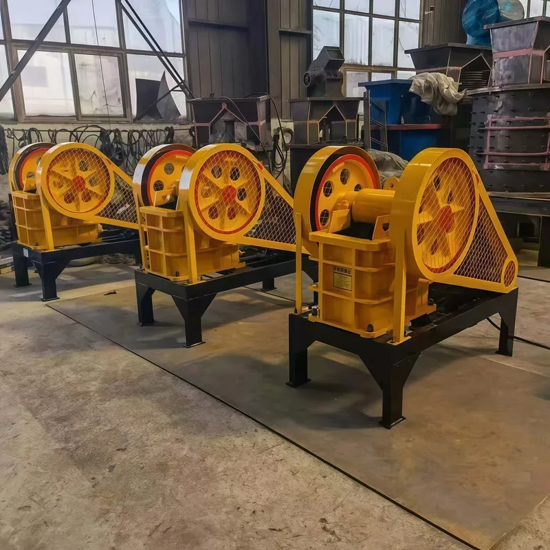 ในสต็อกมือถือดีเซลเครื่องยนต์แบบพกพาคอนกรีต Rock Gold Mining Stone แร่เหล็กขนาดเล็ก Jaw Crusher รายชื่อราคา PE150 * 250 1-3 T/H