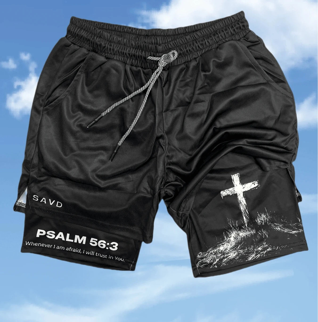 

Мужские спортивные шорты 2-в-1 с двойным слоем, стандартного кроя, для бега, с принтом букв и крестов, на шнурке на талии