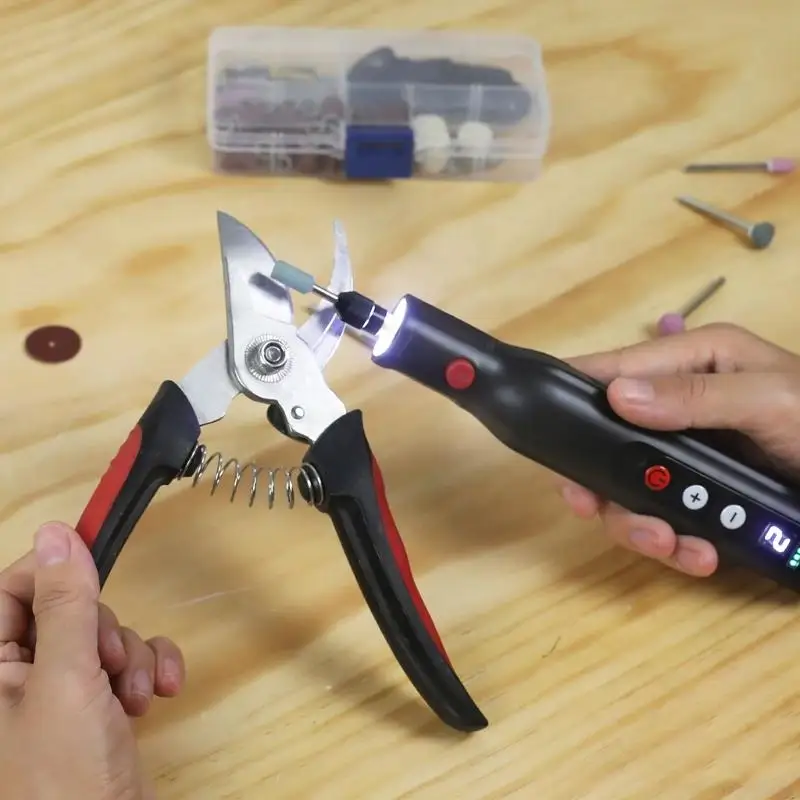 

Портативный набор вращающихся инструментов 155 в 1 с цифровым дисплеем для зарядки типа C, противоскользящим дизайном для работы