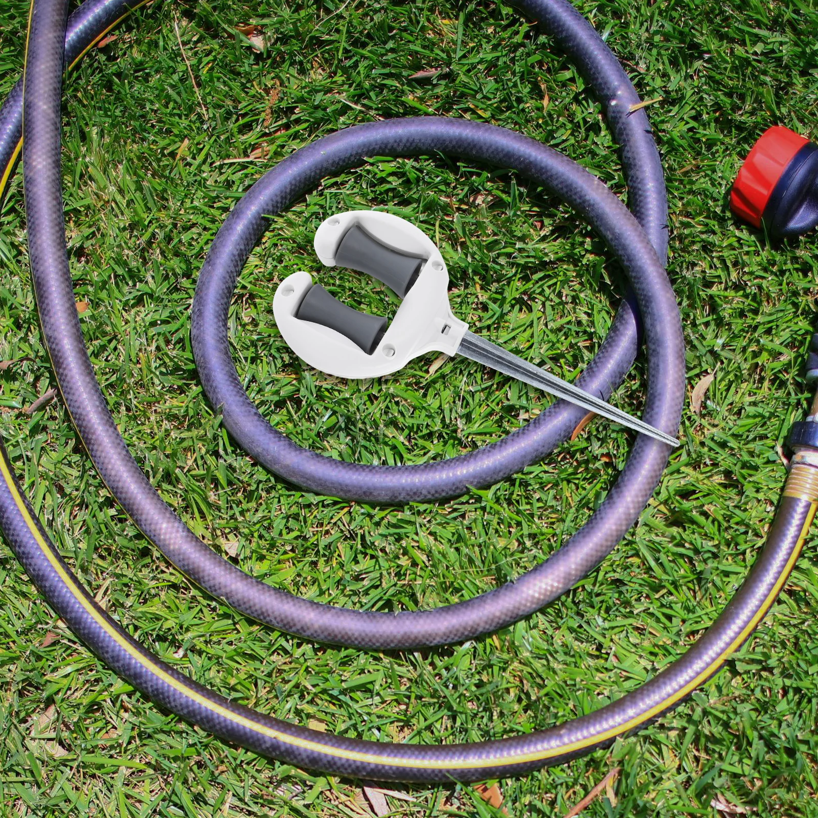 

Garden Rack Organizer White Metal Hose Guide Spike Water-Saving Durable Garden Hose Support Stake for Watering Plants