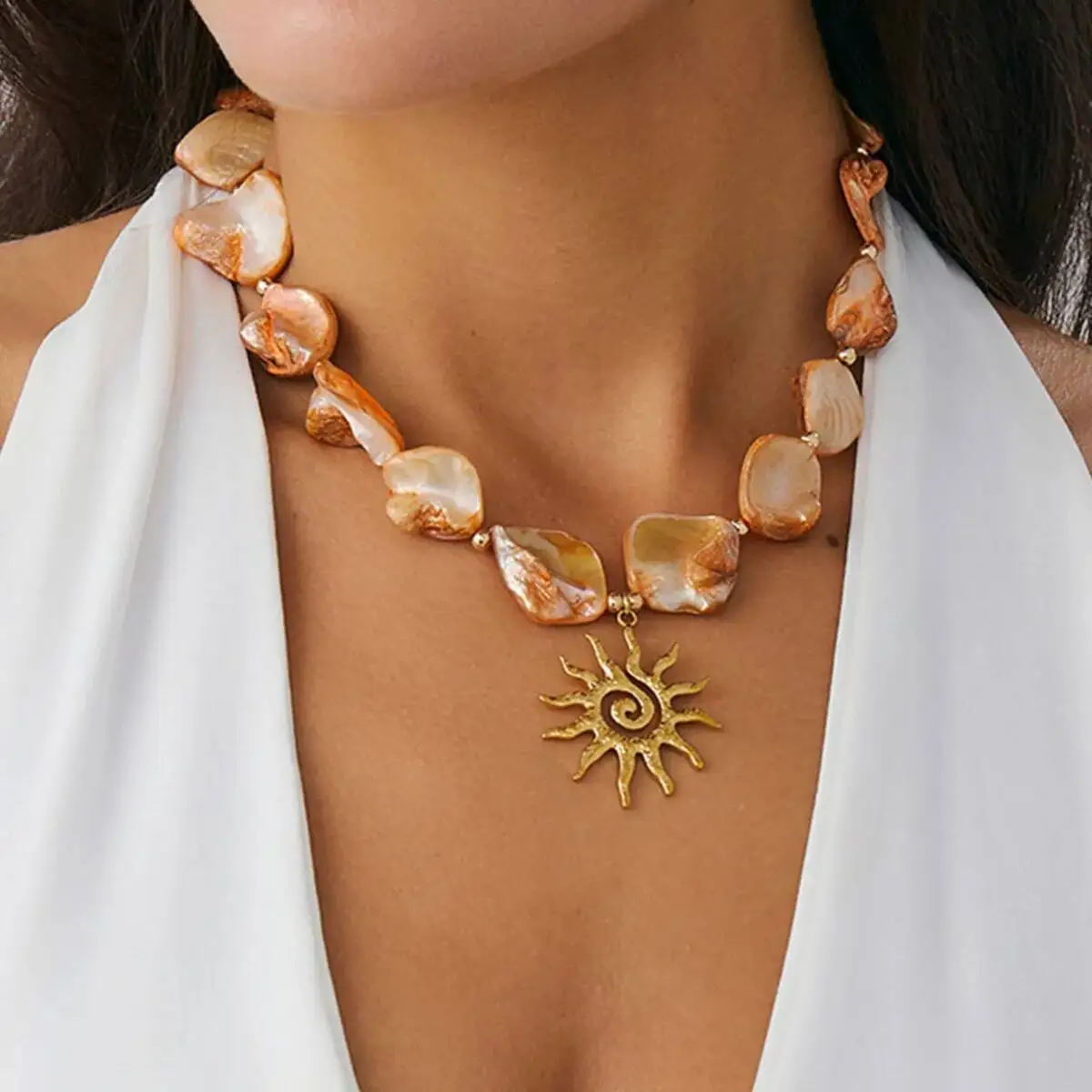 

SHIXIN Trendy Orange Scallop Conch Chain Short Choker Necklace Women Bohemia Golden Sun Pendant Necklace Summer Beach Jewelry
