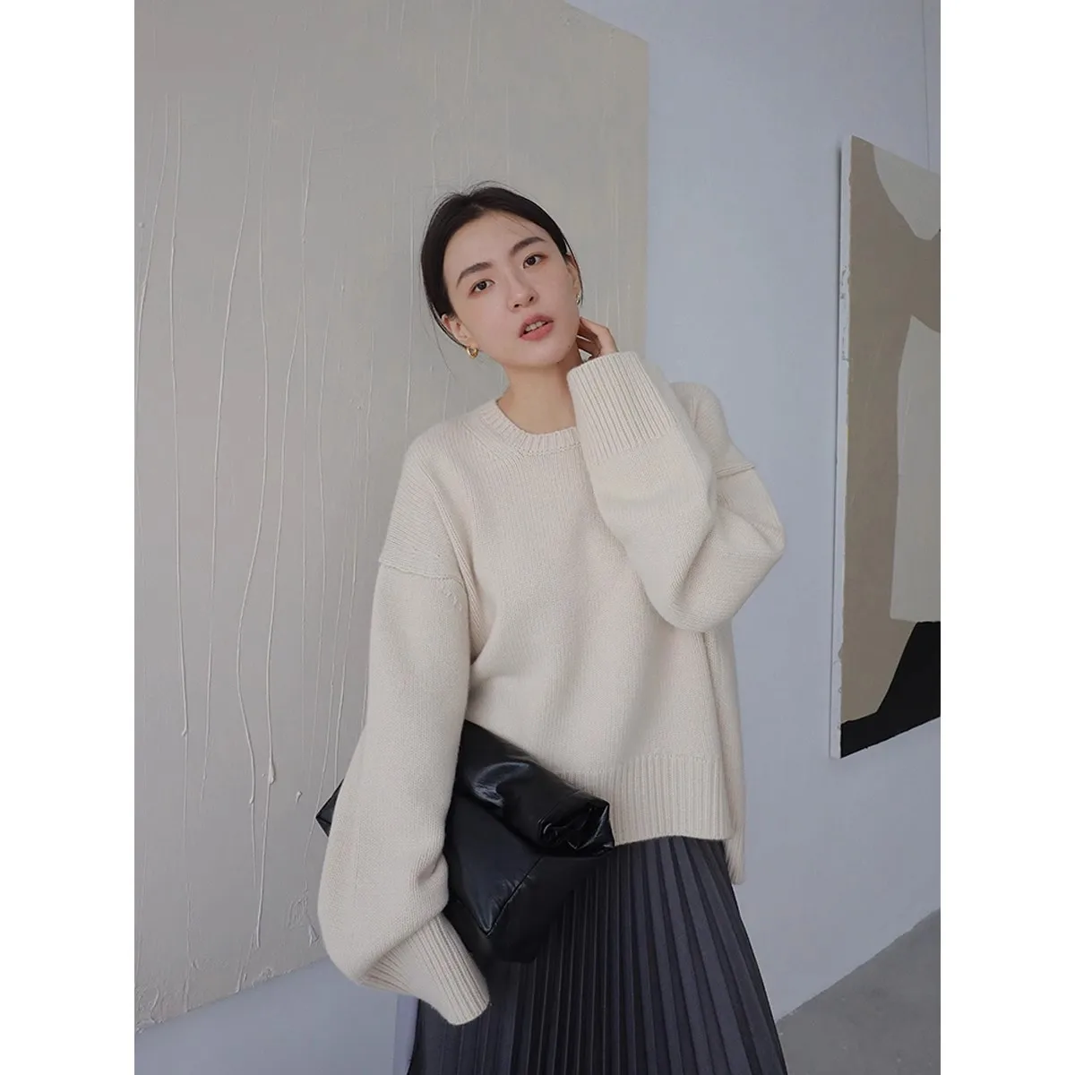 เสื้อสเวตเตอร์แคชเมียร์แบบหนา สไตล์ใหม่สำหรับฤดูใบไม้ร่วงและฤดูหนาว สำหรับผู้หญิง ทรงหลวม สไตล์ยุโรป คอกลม ถักนิตติ้ง
