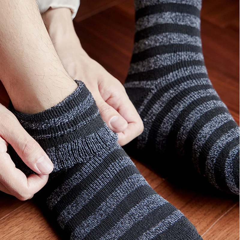 5 Pairs Of Men's Winter Plush And Thickened Warm Loop Socks Thickened And Comfortable Solid Color Wear-resistant Floor Socks