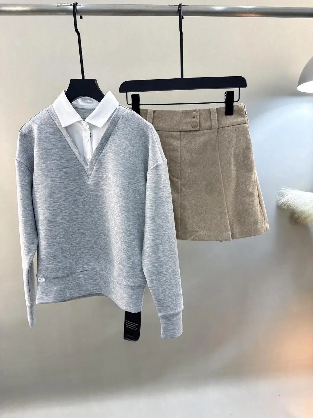 Ladies Golf Shirt Style Fake Two-Piece Sweatshirt for Autumn Winter, Slim Versatile Sports Golf Top