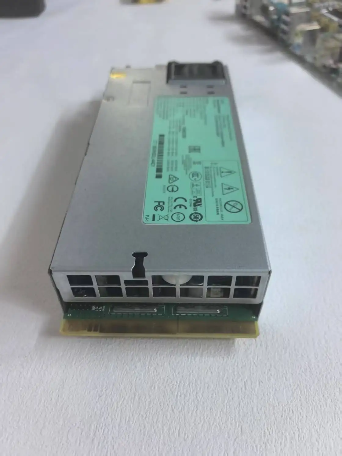 643956-201 1200-Watts Common Slot Platinum Hot-Pluggable Power Supply Second-Hand