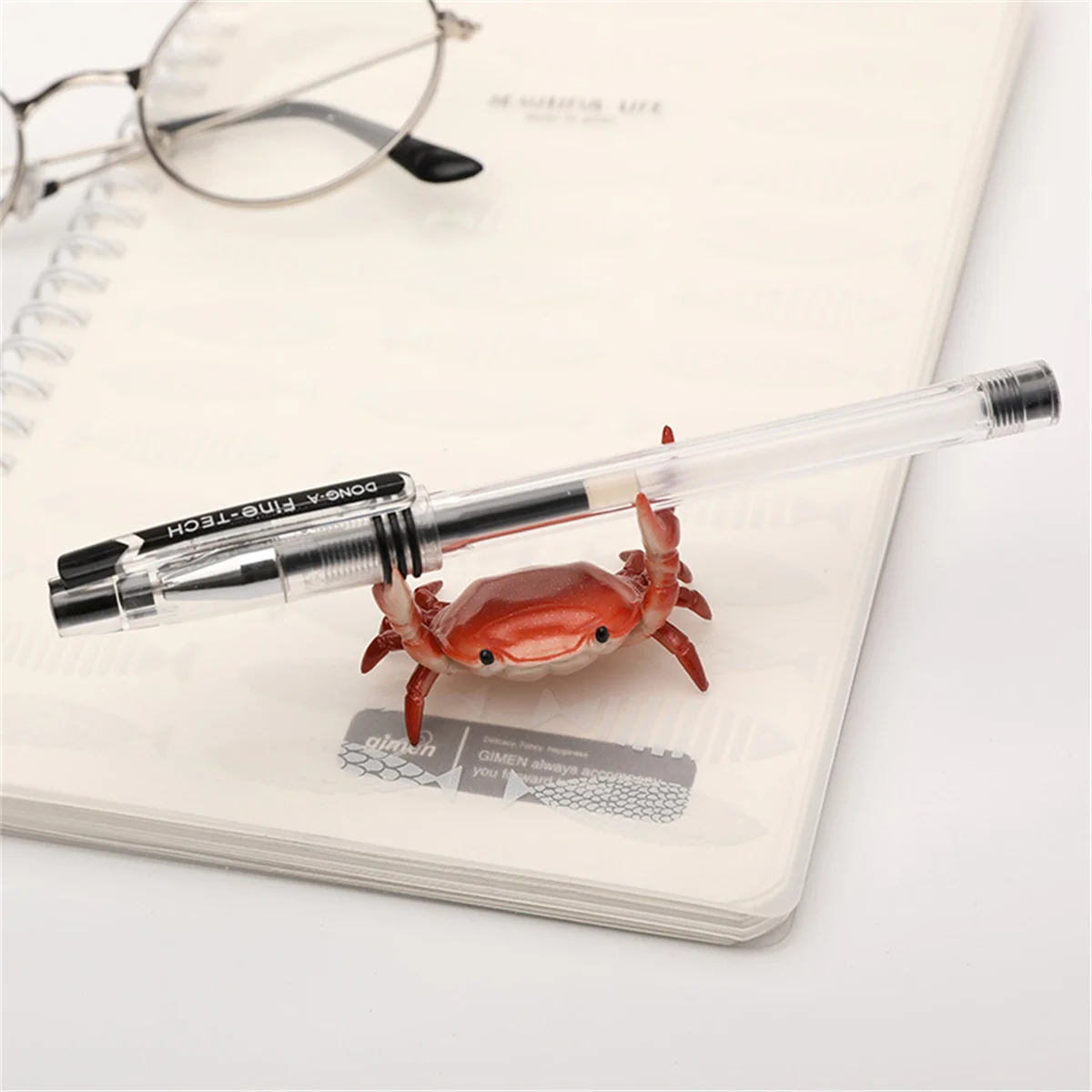Popular online weightlifting crab pen holder, pen holder for students, desk ornament model