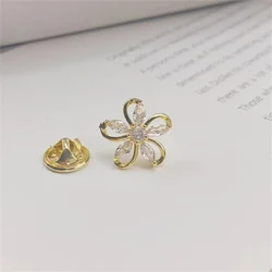 Cute Small Flower Brooches for Women Crystal Brooch Anti-glare Lapel Pin Fixed Clothes Sweater Coat Badges Pins Accessories New