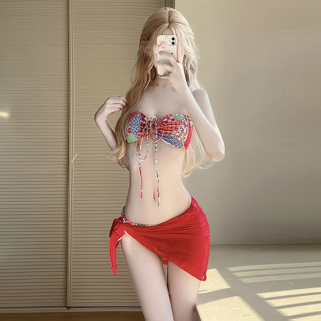 

Red Print Bikini Set Women's Swimsuit Tee-piece Suite Sexy Pure Desire Small Chest Gathered Hot Spring Beach Vaion