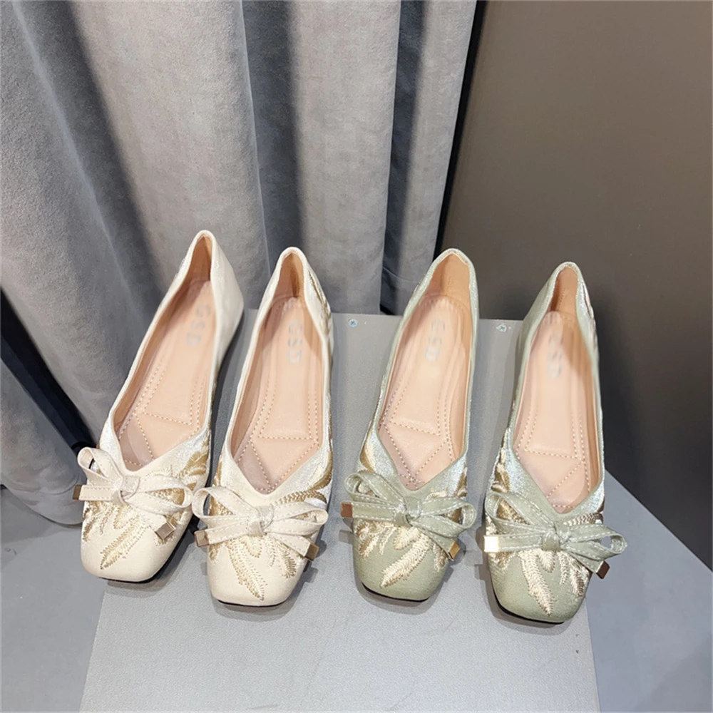 Korean Version Retro Square Toe Bow Flats Women New Chinese Style Trendy Embroidered Floral Shallow Mouth Cheongsam Single Shoes