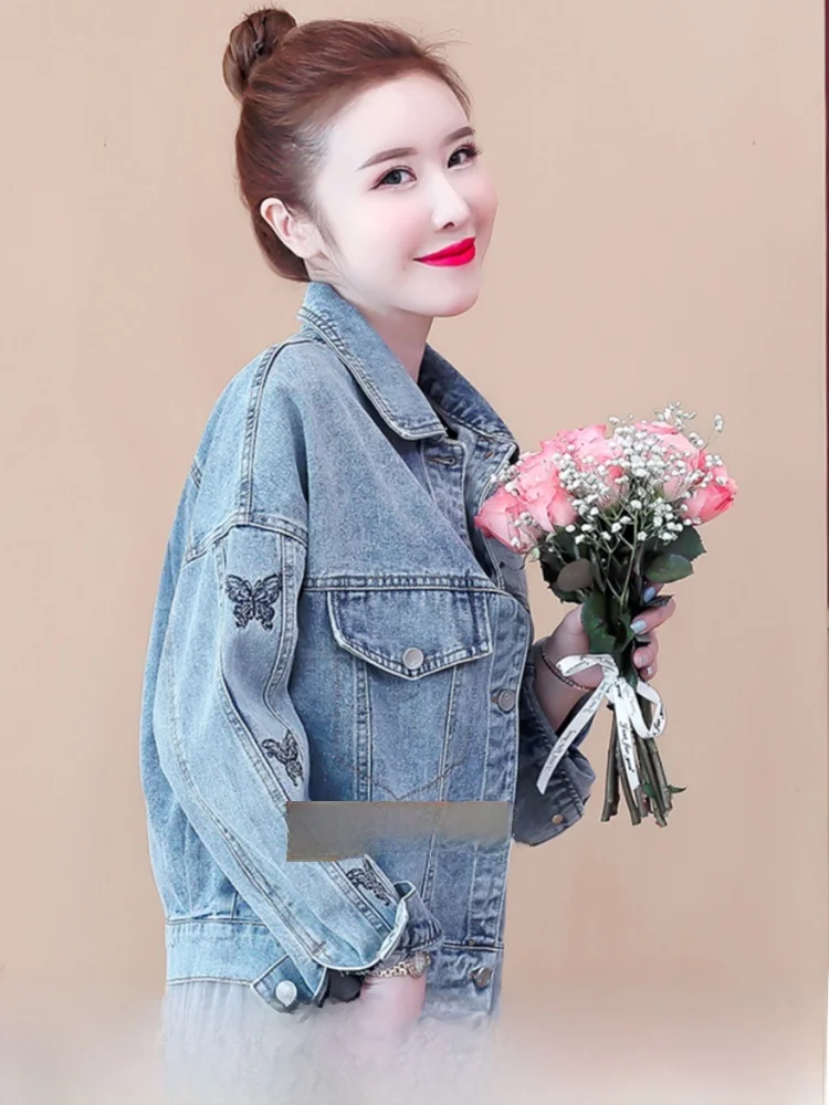 Jaqueta Jeans Fena Curta Primavera Outono Bordada Moda Ajustada Casual Confortável com Botões