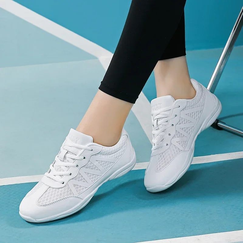 Scarpe da ginnastica Casual bianche scarpe da donna 2024 estate Mesh traspirante scarpe da corsa ultraleggere cesto da donna Tenis Feminino Plus Size