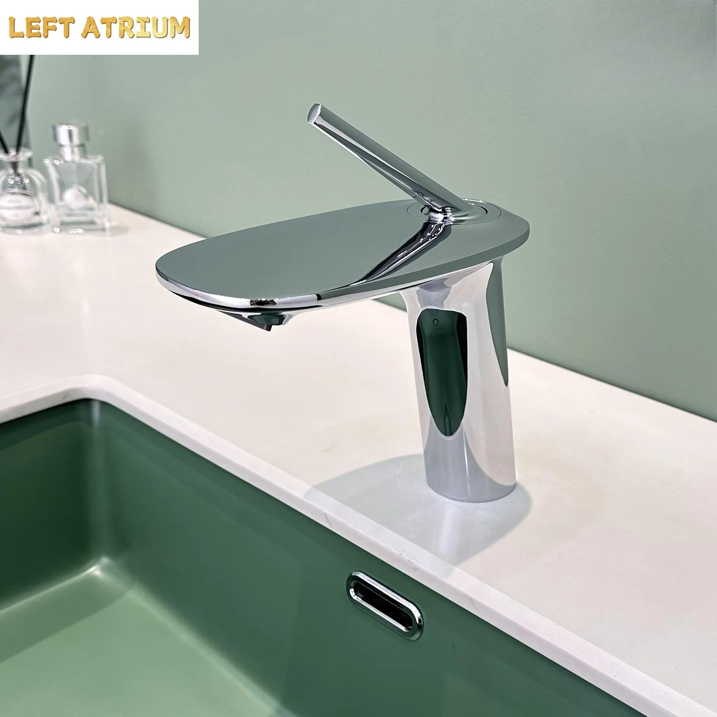 Creative Artistic All-Copper Sink Faucet with Hot and Cold Water Flow, Waterfall-Style Vanity Sink Faucet