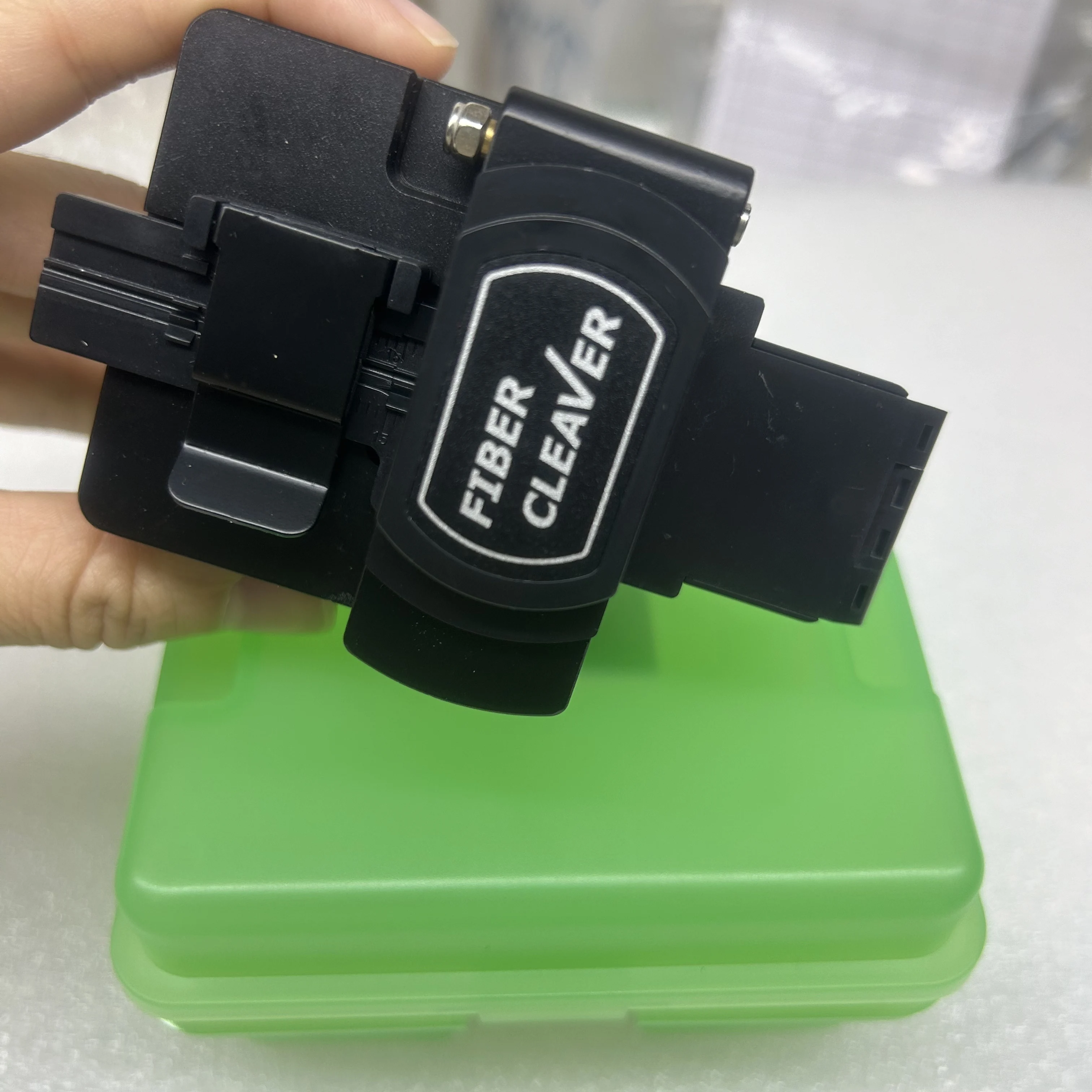 

TM-27 Fiber Cable Cleaver Singlemode Use Rotatable and Replicable Blade 48,000 cleaves Optical Fiber Cleaver FTTH Tool Optic