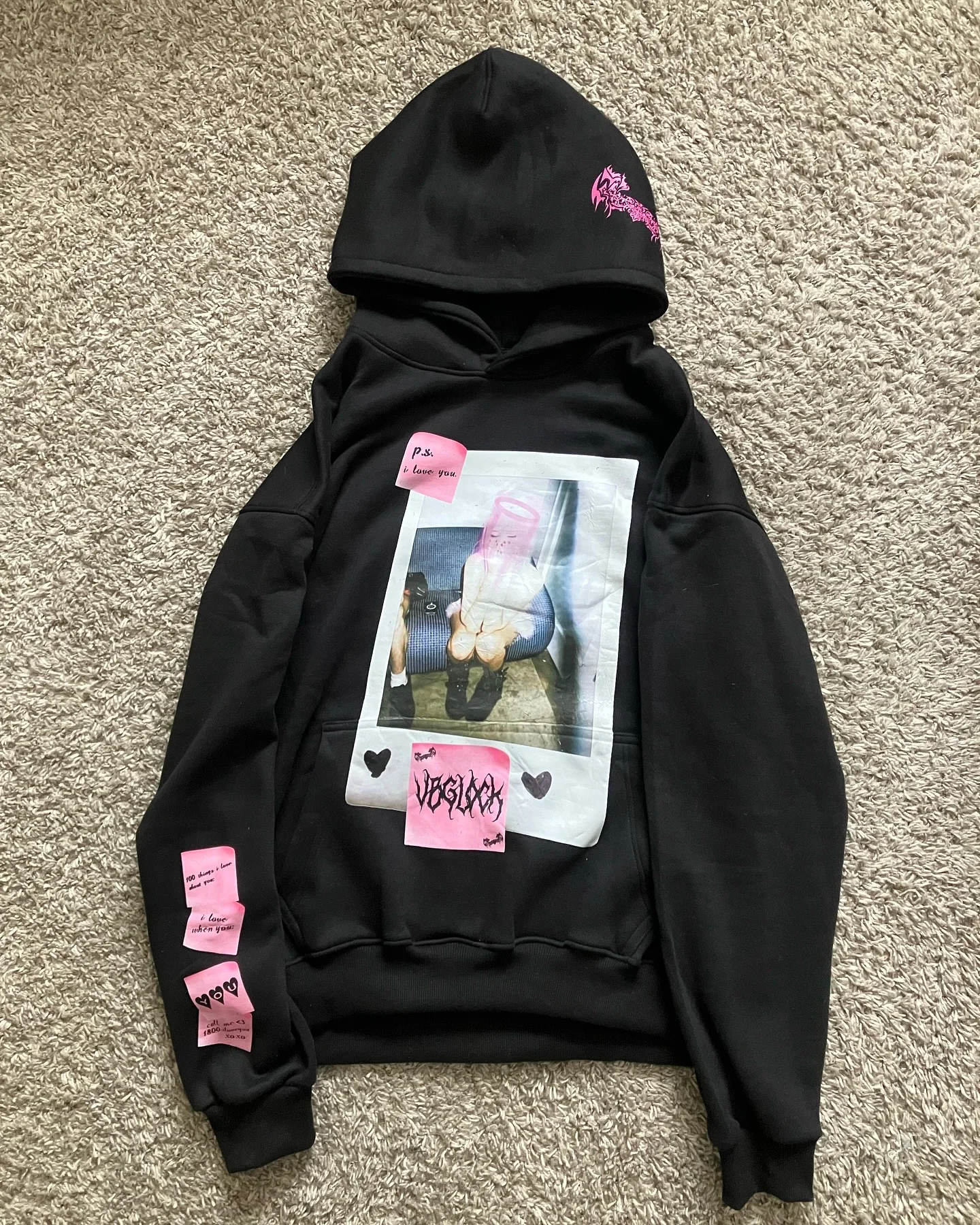 سترة كلاسيكية Y2k سوداء XoXo بغطاء للرأس للسيدات ملابس هيب هوب الجرونج ملابس الشارع الشهير ملابس نسائية كبيرة الحجم على الطراز القوطي