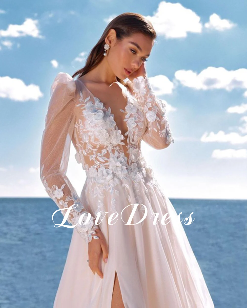 Lovefur s-Robe de mariée en tulle à col en V profond, appliques en dentelle fendue sur le côté, manches longues, train dos nu Boho, robe de mariée de plage