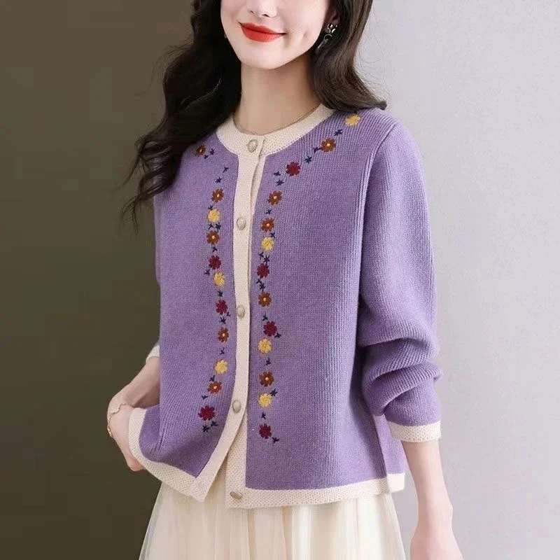 

2025 New Spring Autumn Knitted Sweater Cardigan Coat Round Neck Loose Short Embroidered Sweater Versatile Coat Fashion Top