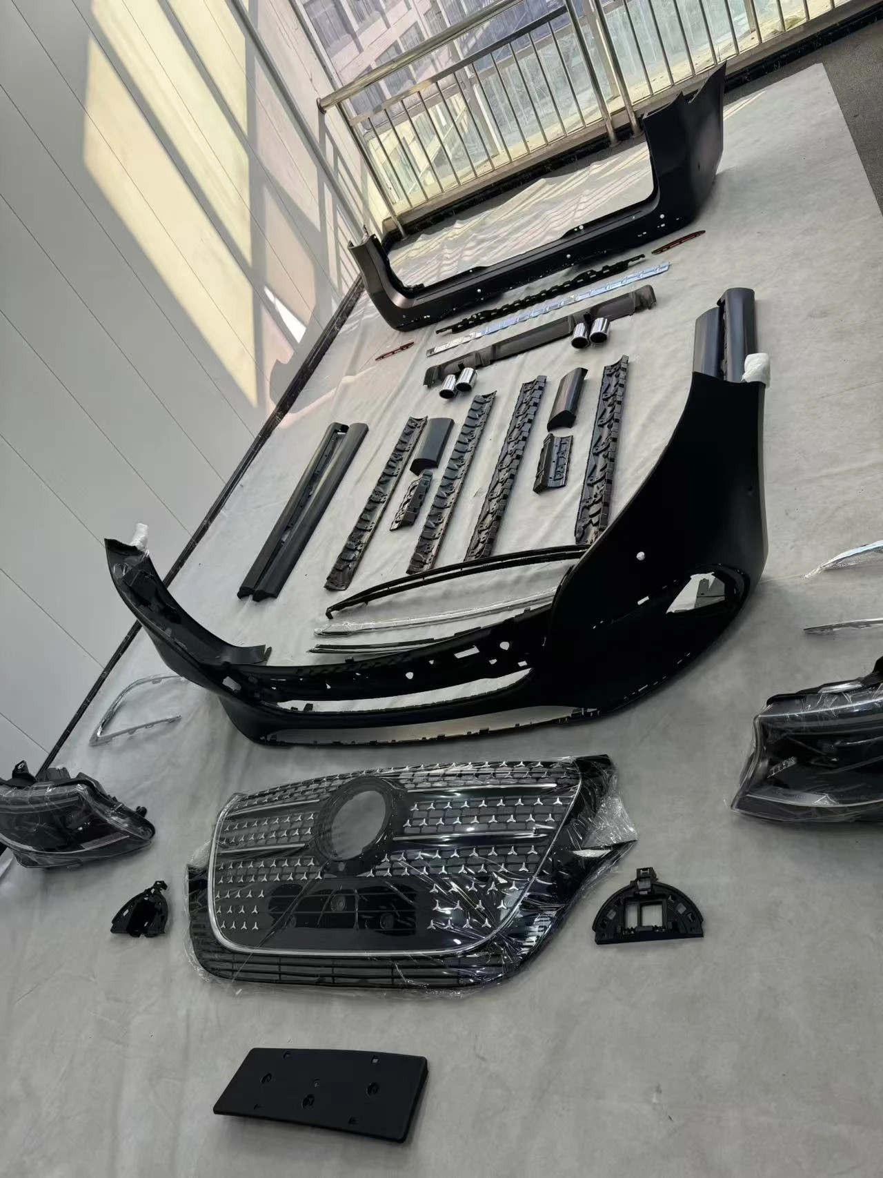 High Quality New Bodykit Exterior Kit for Metris Vito W447 Brand Upgrade to V300 AMG Include Car Bumper Full Sky Grille HeadLamp