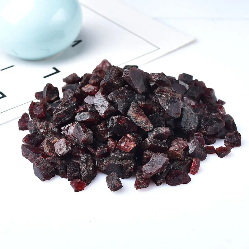 20g Natural Original Stone Red Garnet Quartz Crystal Rock Gravel Healing Tumbled Chips Crushed Stone  Gemstone Mineral Specimen