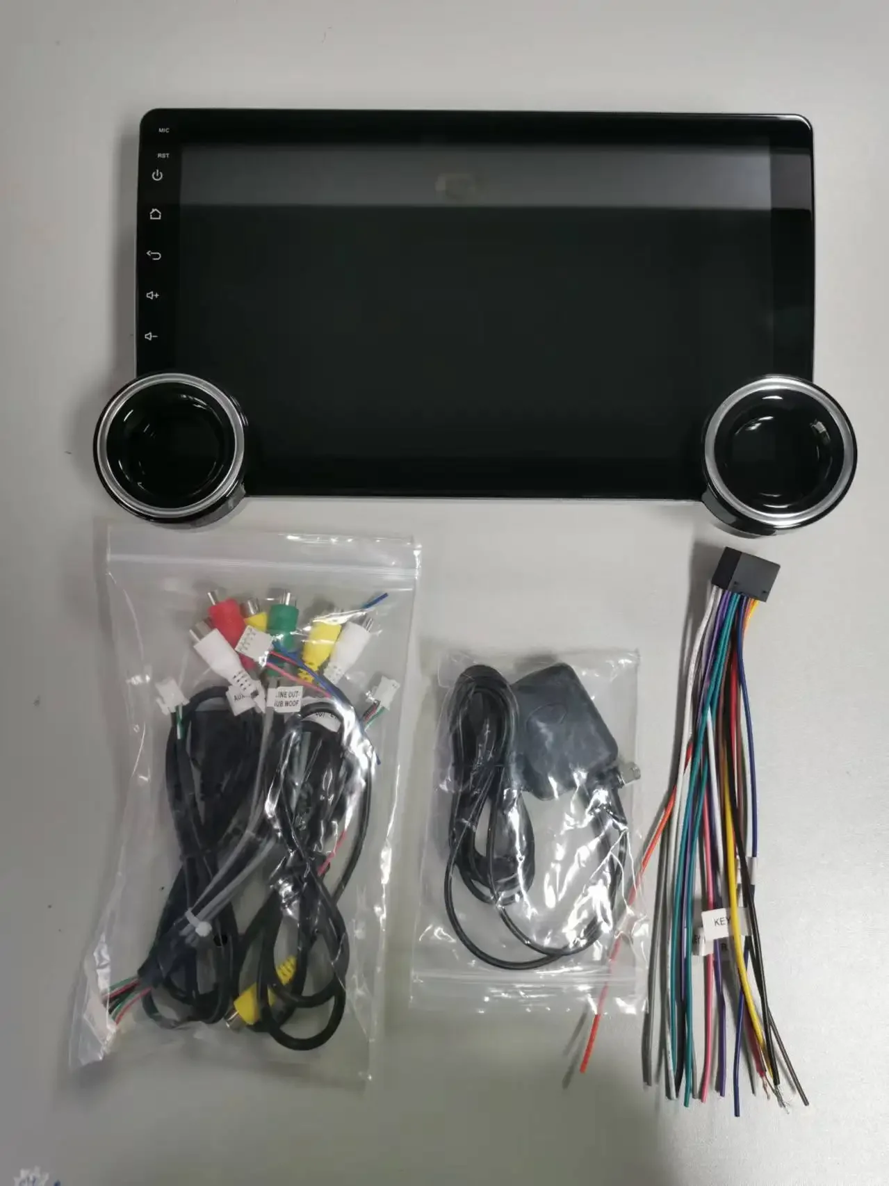 Best Selling 10.1 Inch IPS Screen Android Multi-UI Car Multimedia Player With Dual Knob Automotive Multimedia System