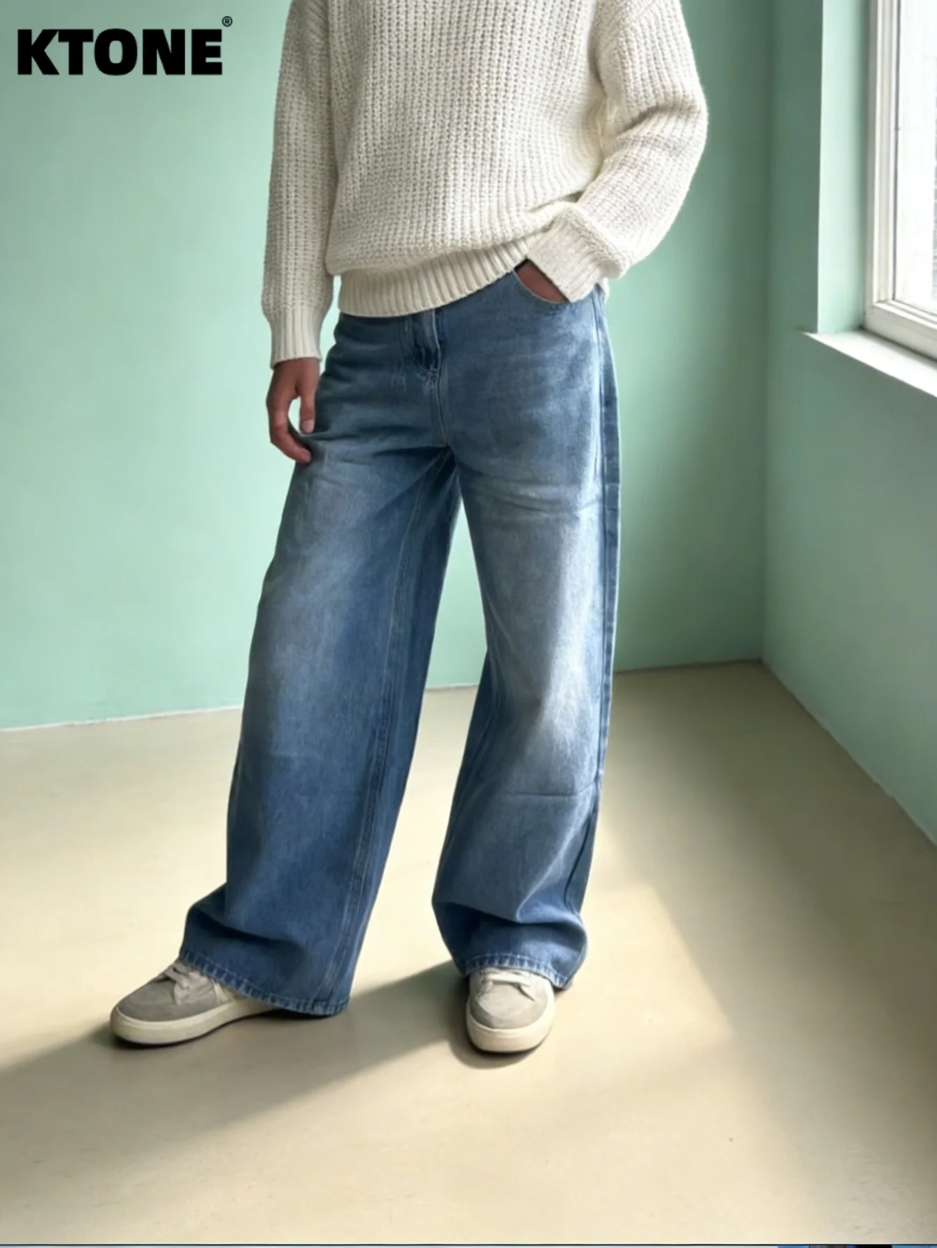 

Men's Wide-leg Jeans Minimalist Style No Accessories Included