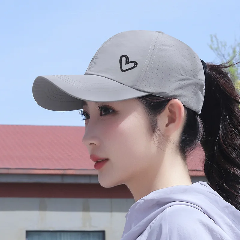Summer Women's Cross Can Tie A High Ponytail, Heart-shaped Pattern, Lightweight, Breathable, Sunscreen and Sunshade Baseball Cap