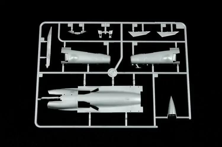 Trumpeter Model 1/72 01657 FC-1 Fierce Dragon/JF-17 Thunder