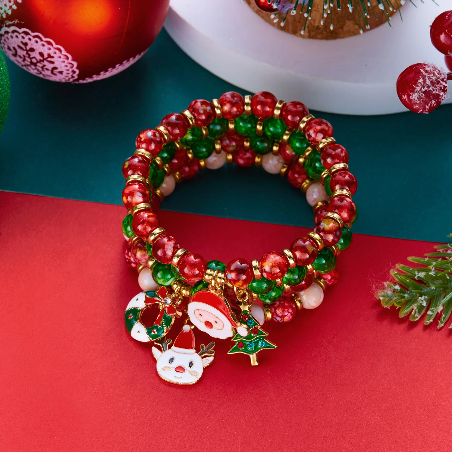 4 Stück/Set bunte Perlen-Weihnachtsarmbänder für Frauen, Weihnachtsbaum, Weihnachtsmann, Elch, Schneeflocke, Perlenarmreif, Party-Schmuck