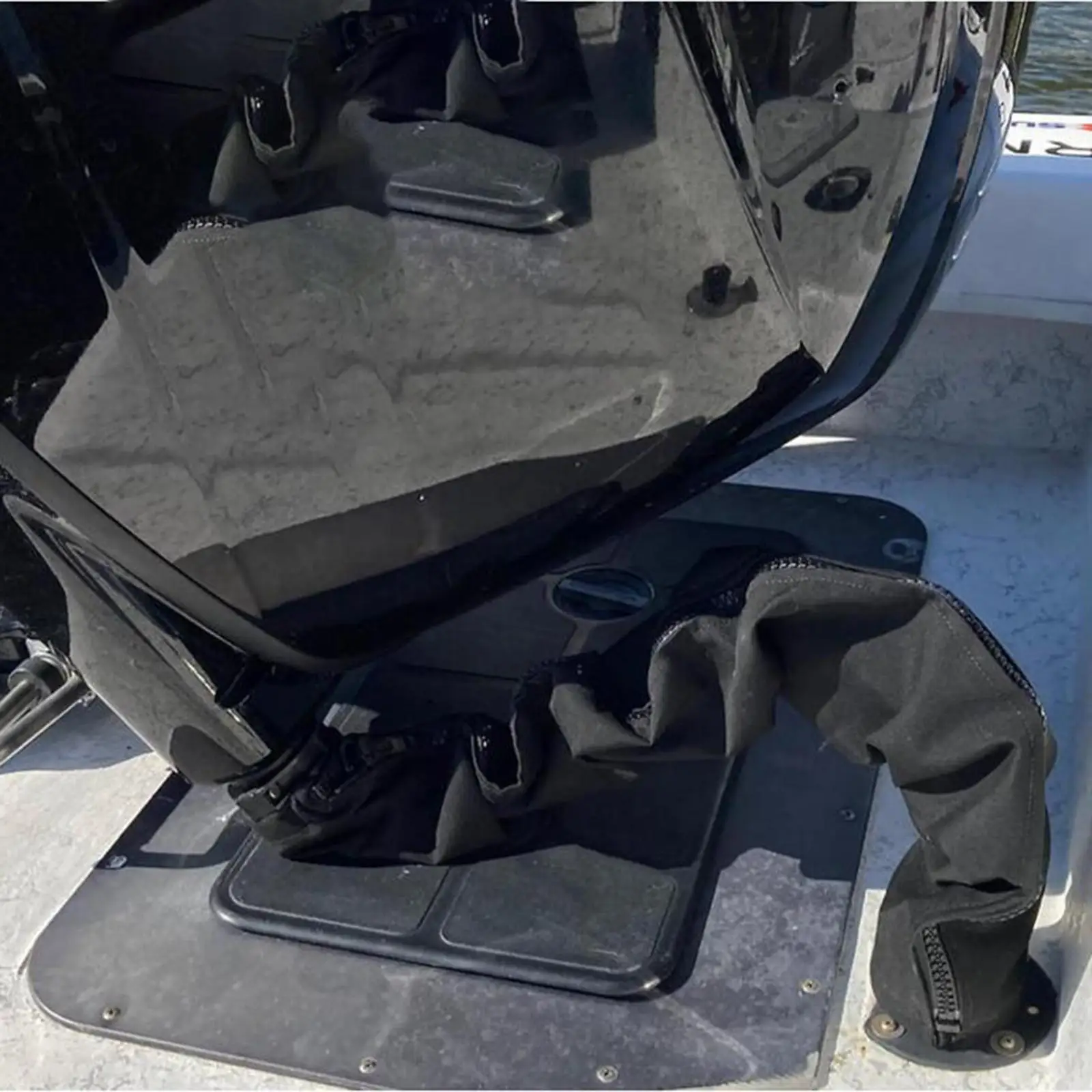 

Neoprene Zippered Rigging Sleeve Water Resistant Cable Organizer for Boats Wide Application for Wire Management