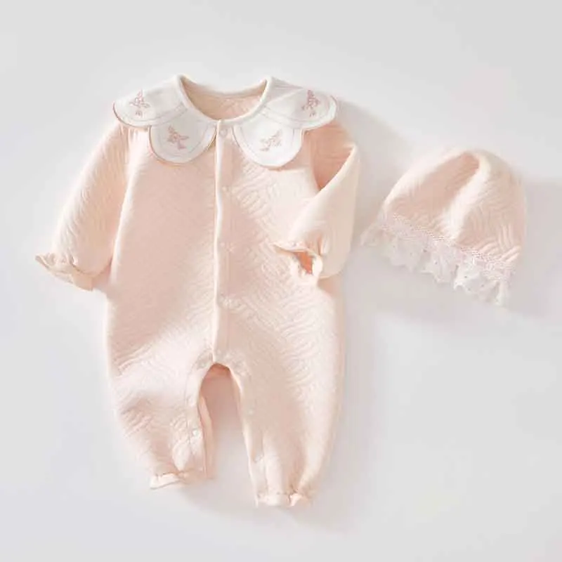 Baby Clothes In Spring and Autumn The New Long-sleeved Cotton Baby Girl Cute Lace Tie Hat Jumpsuit Clothes Climbing Suit