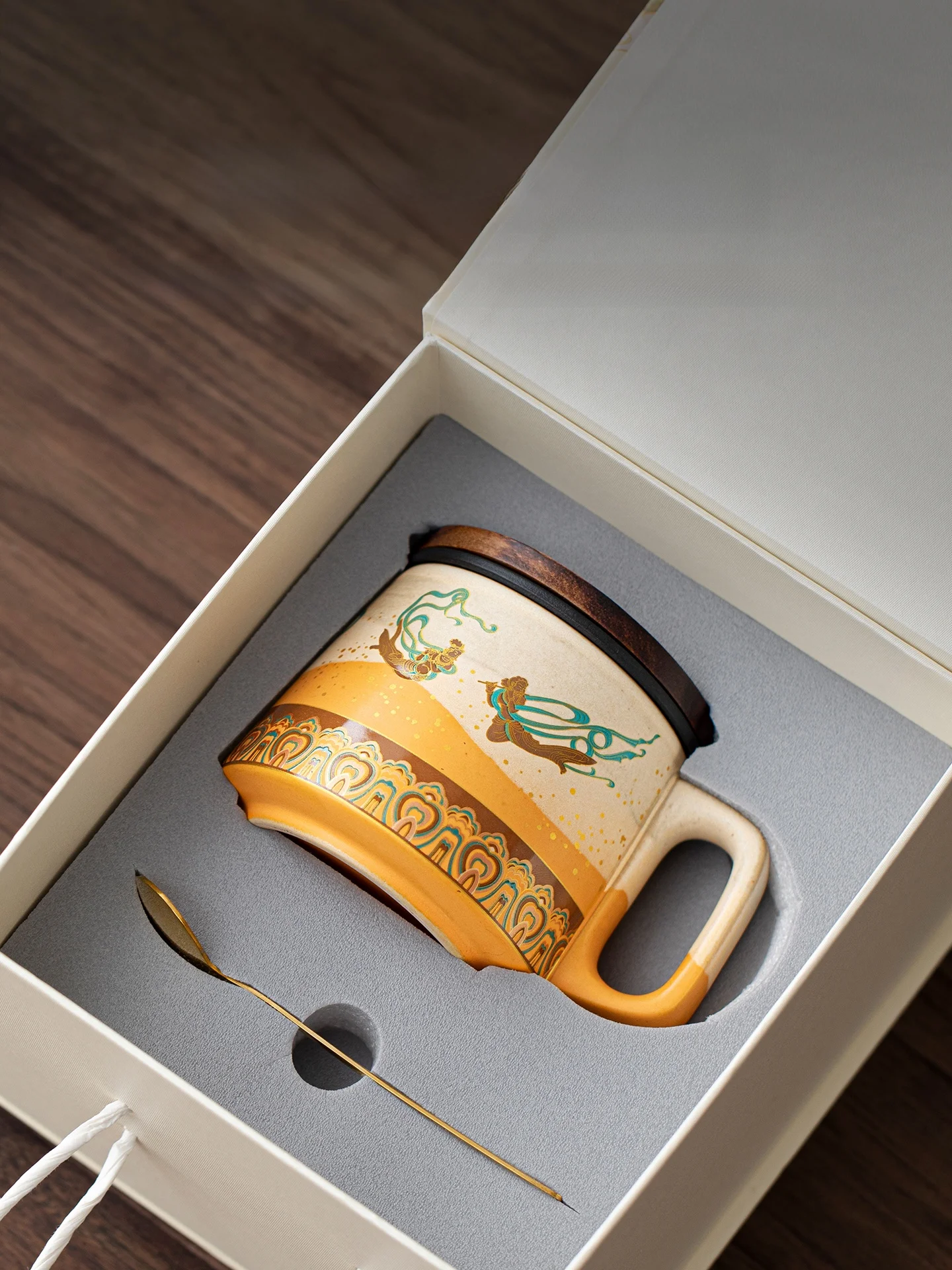 taza-de-cafe-retro-Unica-y-hermosa-con-cuchara-regalo-creativo-para-el-dia-del-maestro-taza-de-ceramica-con-empaque-creativ