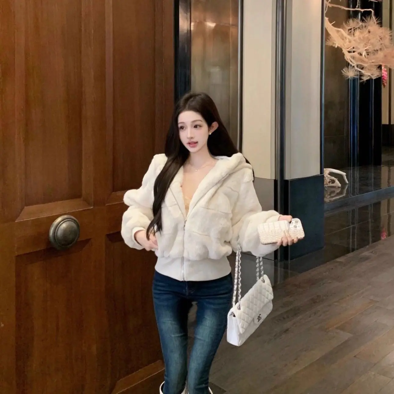 

Пальто с декором из искусственного меха, женские свободные длинные пальто на открытом воздухе, для пожилых людей, в европейском стиле, со складками, шерстяной подкладкой, с кристаллами, осенняя длина с отделкой OL